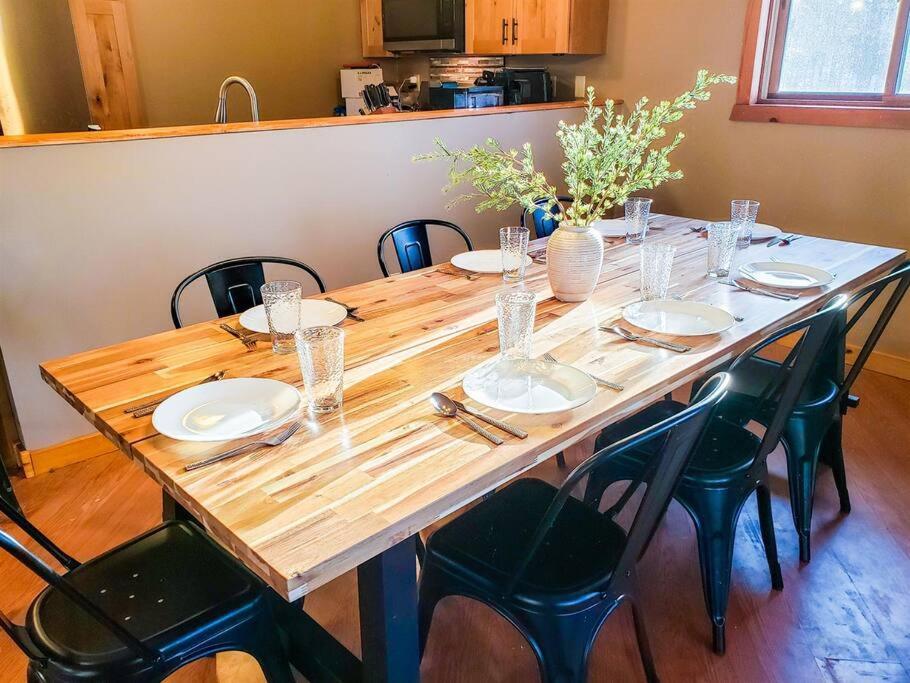 Fall Getaway Resort-3 King Suites, Dog-Friendly Seeley Esterno foto