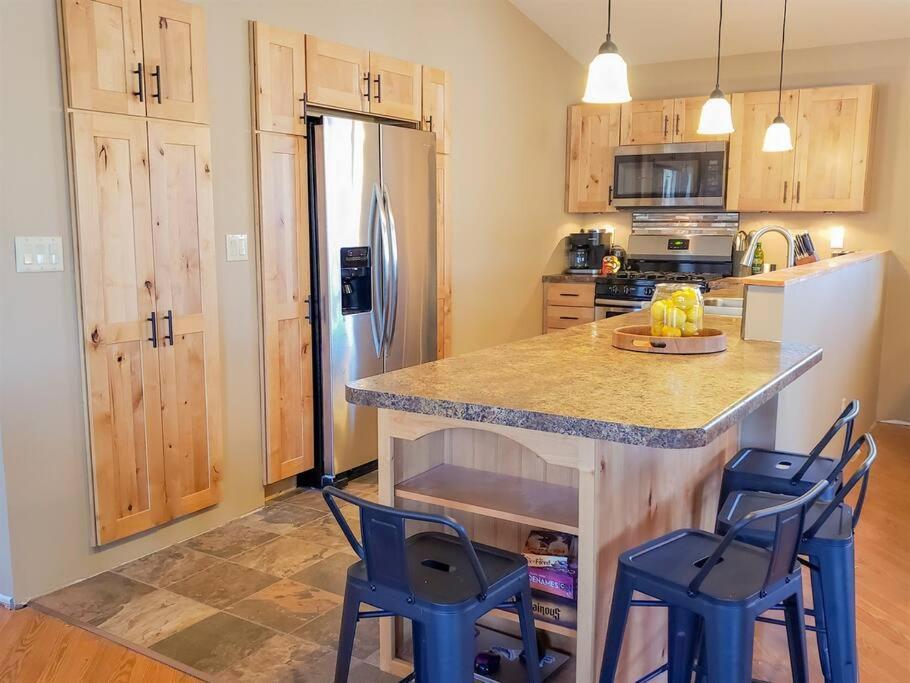 Fall Getaway Resort-3 King Suites, Dog-Friendly Seeley Esterno foto